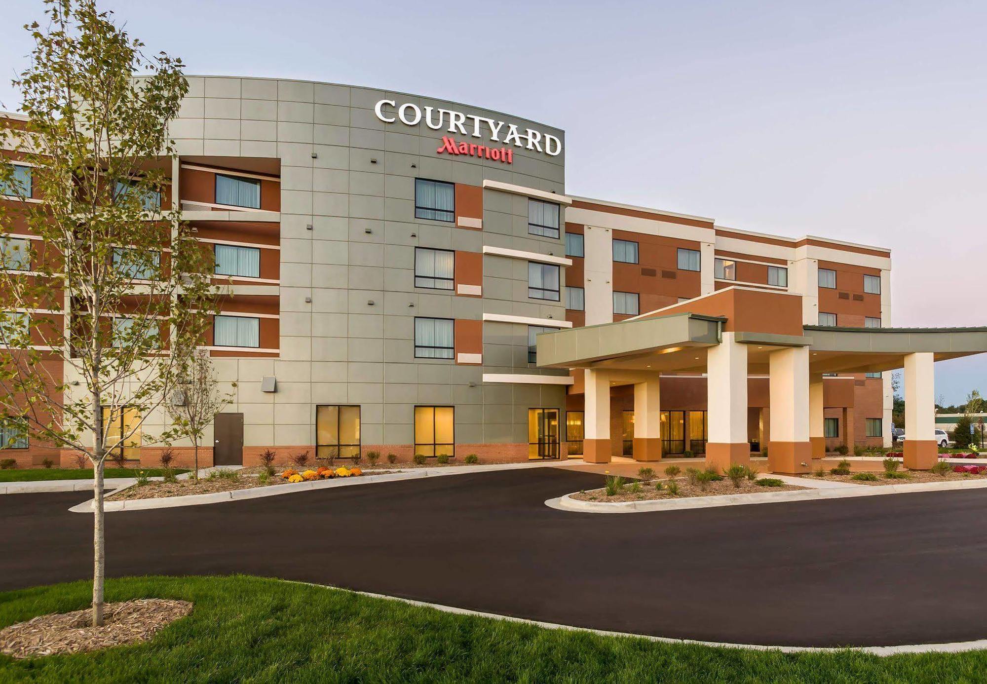 Courtyard By Marriott Kalamazoo Hotel 3*
